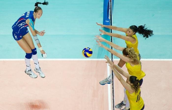Brasil derrota R&uacute;ssia e avan&ccedil;a &agrave; final do Grand Prix de v&ocirc;lei
