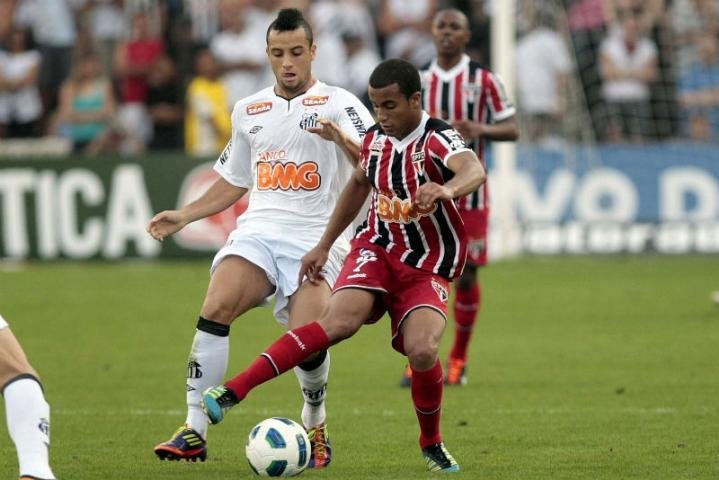 Lucas marcou o gol do S&atilde;o Paulo no empate com o Santos