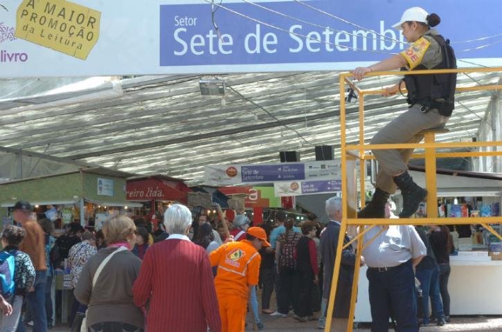 Vota&ccedil;&atilde;o que ir&aacute; eleger o patrono da 57&ordf; Feira do Livro ser&aacute; realizada at&eacute; o dia 10 de setembro