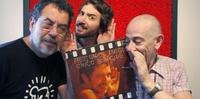 Show é apresentado pelo cineasta Jorge Furtado (E) e pelos músicos Alexandre Missel (C) e Antônio Falcão (D)