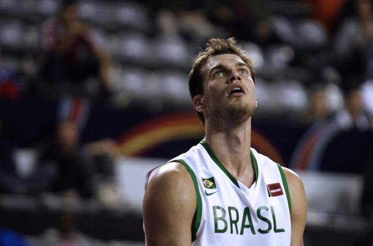 Tiago Splitter participou da vit&oacute;ria do Brasil sobre a Venezuela