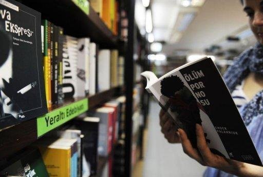 Turquia bane livros de William Burroughs e Chuck Palahaniuk 