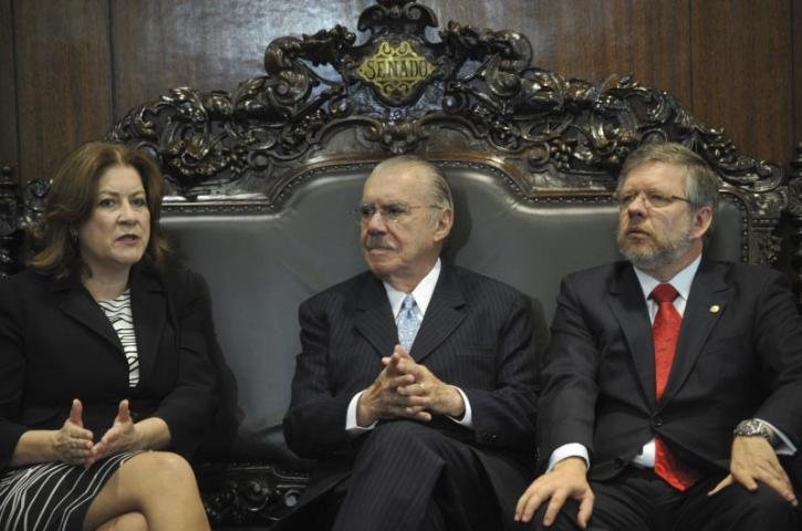 Miriam Belchior entregou ao Congresso Nacional a proposta de Or&ccedil;amento para o pr&oacute;ximo ano