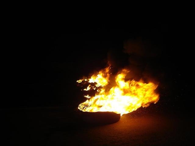 Pneus foram queimados no km 334 da BR 285, em Carazinho