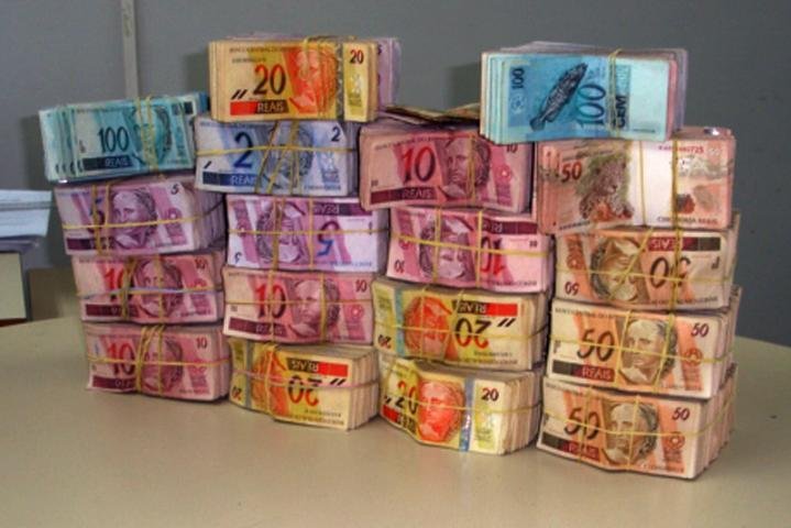 PRF apreende quase meio milh&atilde;o de reais no Norte do Estado