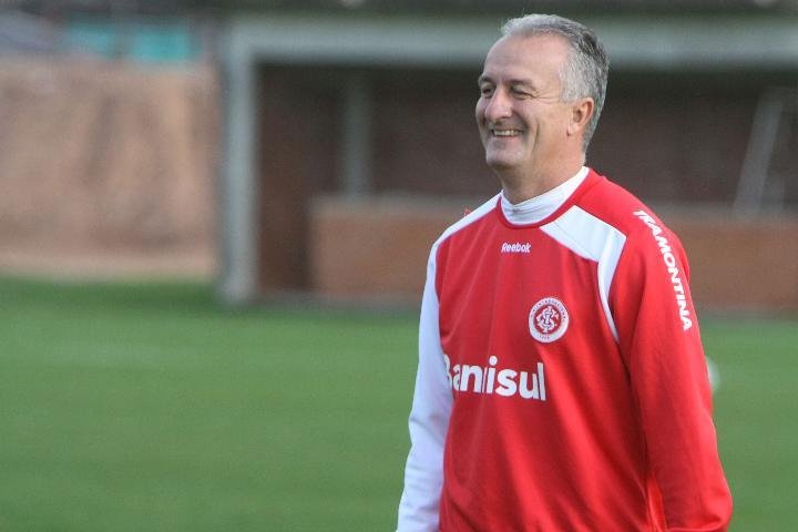 T&eacute;cnico do Inter pediu calma ao avaliar a titularidade de Juan e Moledo 
