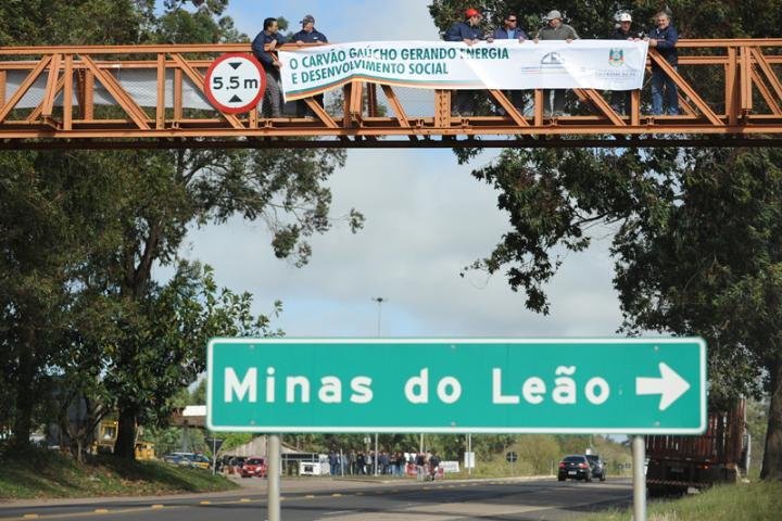 Protesto feito em Minas do Le&atilde;o destaca a import&acirc;ncia do carv&atilde;o para a economia da regi&atilde;o