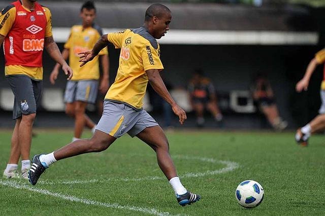 Borges v&ecirc; bom in&iacute;cio como raz&atilde;o do sucesso no Santos