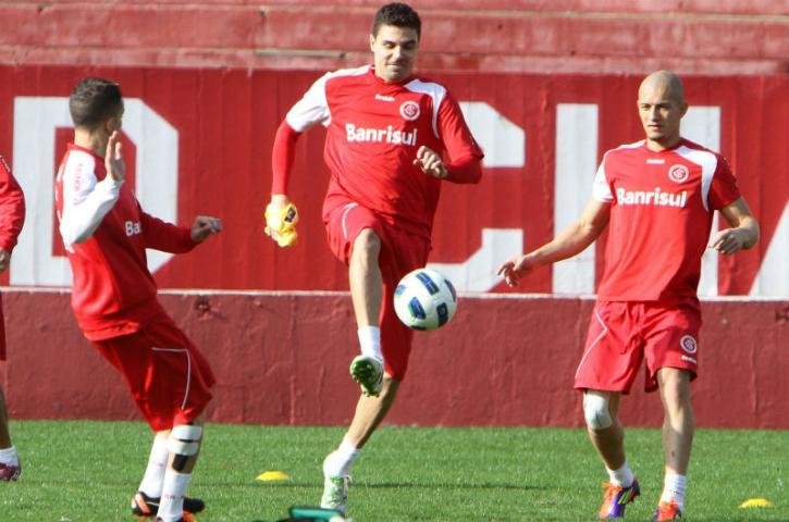 Inter pode afastar Bol&iacute;var da equipe titular