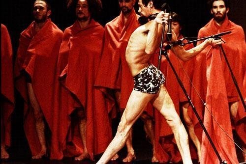 Core&oacute;grafa Pina Basch &eacute; homenageada por companhia belga 