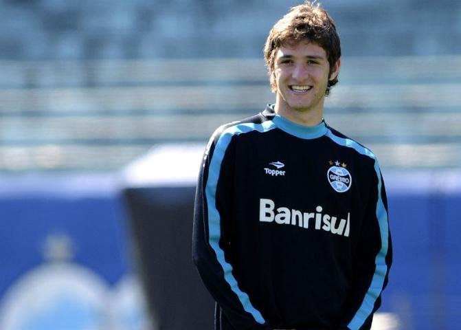 M&aacute;rio Fernandes est&aacute; animado com a convoca&ccedil;&atilde;o para a Sele&ccedil;&atilde;o