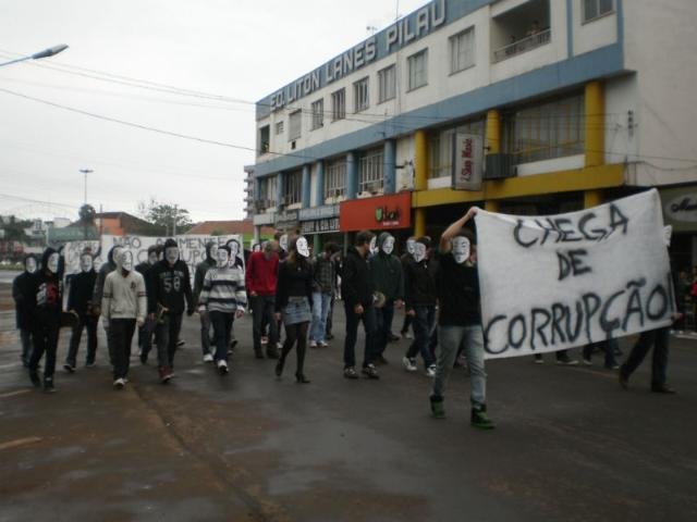 Cartazes pediam o fim da corrup&ccedil;&atilde;o
