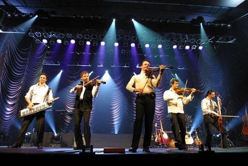 Fam&iacute;lia Lima faz show gratuito em Cachoeirinha
