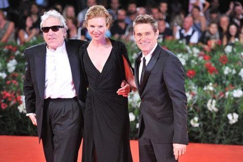 Abel Ferrara, Shanyn Leigh e Willem Dafoe de Last Day on Earth