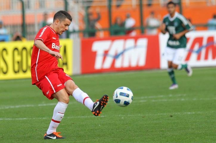 Inter goleou Palmeiras por 3 a 0 no Pacaembu