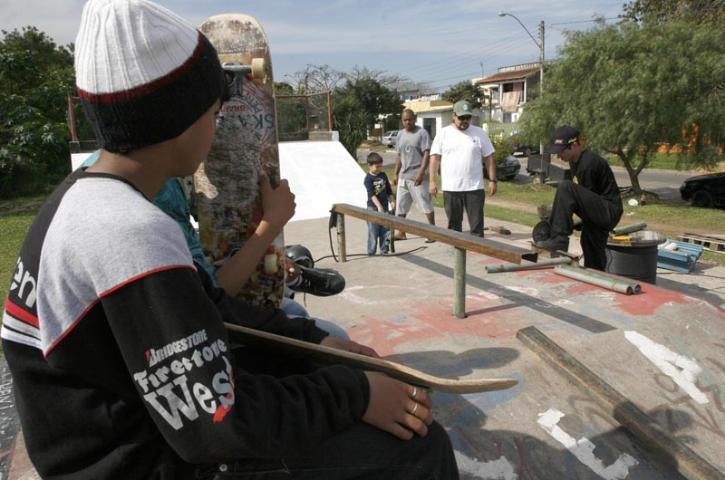 Competi&ccedil;&atilde;o aconteceu na pista de skate do bairro
