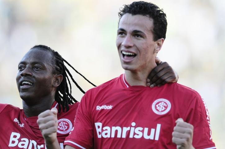 Dami&atilde;o marcou tr&ecirc;s gols na vit&oacute;ria sobre o Palmeiras