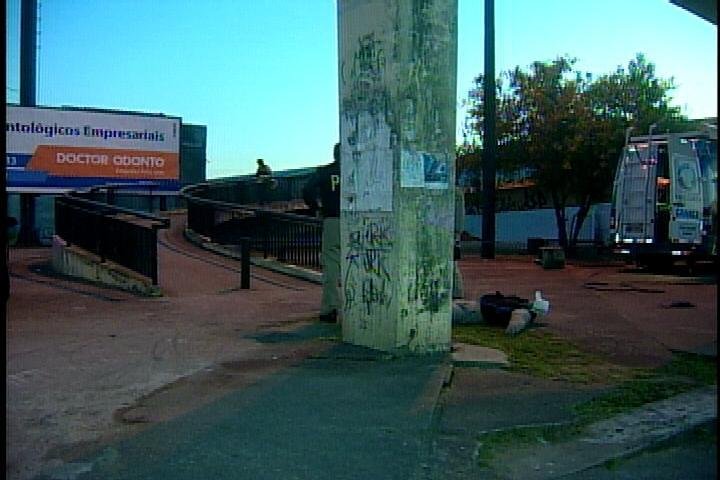 Boneco estava amarrado pelo pesco&ccedil;o