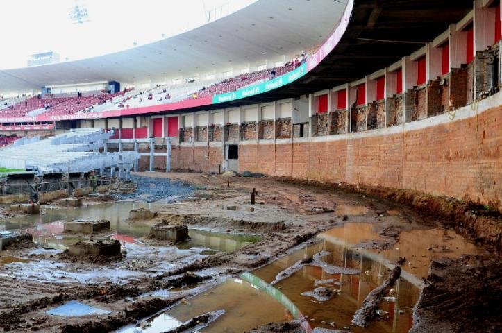 An&aacute;pio projeta recome&ccedil;o das obras em outubro e Gauch&atilde;o 2012 no Beira-Rio