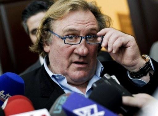 Depardieu explica por que urinou na cadeira de avi&atilde;o