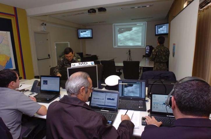 Ex&eacute;rcito lan&ccedil;a opera&ccedil;&atilde;o para monitorar 3,5 mil quil&ocirc;metros de fronteira no RS