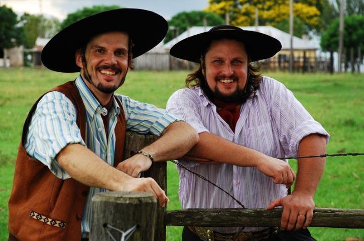 Cesar Oliveira e Rog&eacute;rio Melo se apresentam no Centro de Eventos, a Casa do Ga&uacute;cho
