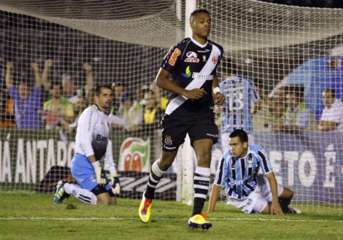Gr&ecirc;mio joga mal e &eacute; goleado pelo Vasco
