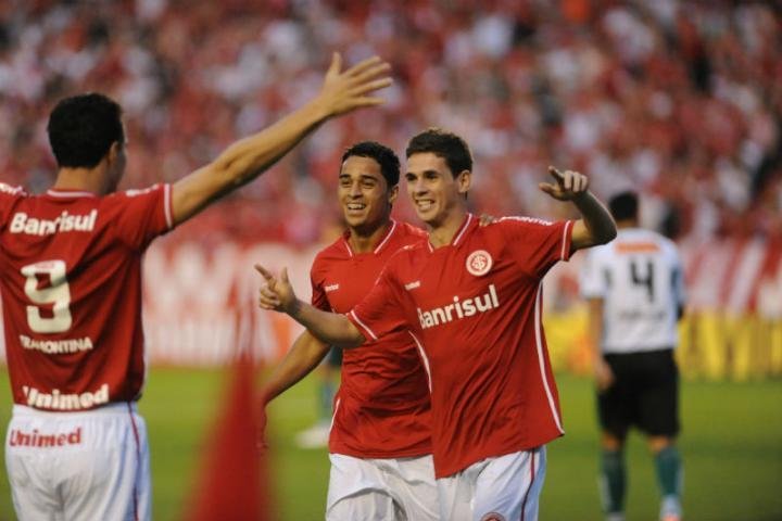 Oscar marcou no come&ccedil;o do jogo, mas o Inter apenas empatou com o Coritiba