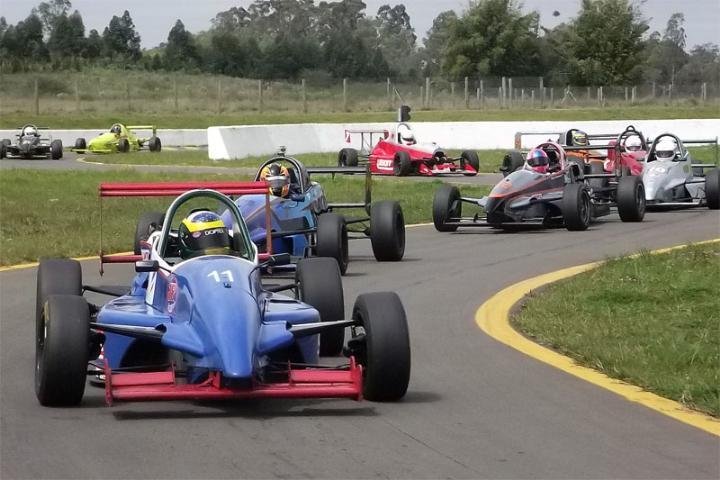 Matheus Stumpf vence F&oacute;rmula 1.6, destaque do Velopark no fim de semana