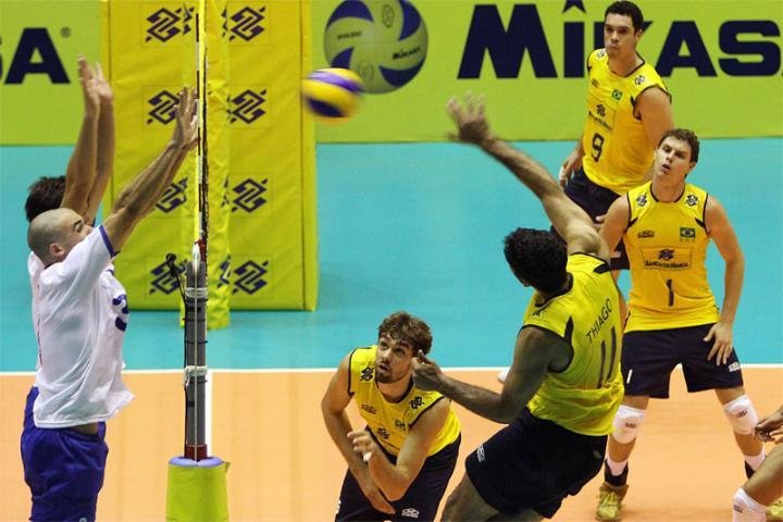 Brasil estreia com vit&oacute;ria sobre o Uruguai no Sul-Americano de v&ocirc;lei