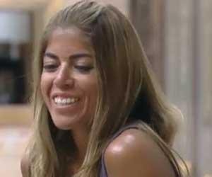 Raquel est&aacute; com medo do marido abandon&aacute;-la
