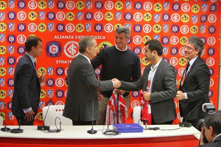 Inter oficializou a parceria com clubes estrangeiros nessa ter&ccedil;a-feira