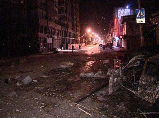 Pelo menos seis pessoas morreram e 50, entre policiais e civis, ficaram feridas ap&oacute;s a explos&atilde;o