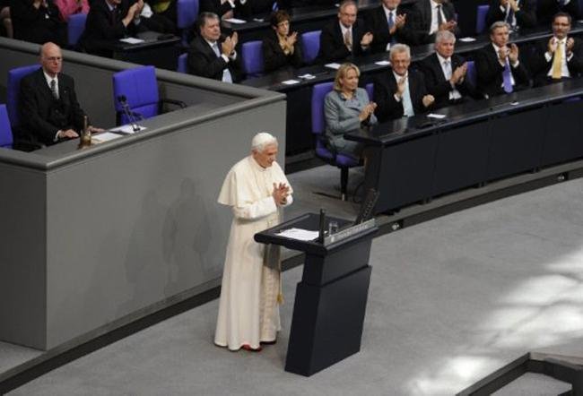 Bento XVI falou sobre as ra&iacute;zes crist&atilde;s no continente