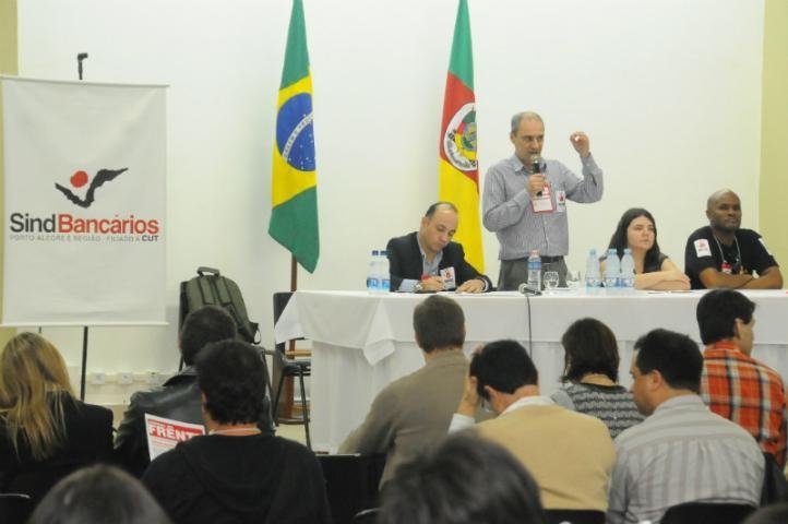 Banc&aacute;rios entram em greve a partir de ter&ccedil;a-feira