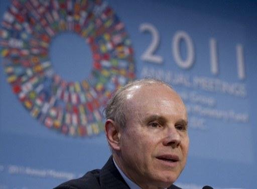 Mantega disse que maior parte do crescimento recai agora nos ombros dos pa&iacute;ses emergentes