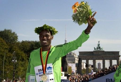Patrick Makau comemorou resultado