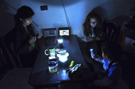 Corte paralisou o metr&ocirc;, afetou telefonia celular e adiou espet&aacute;culos