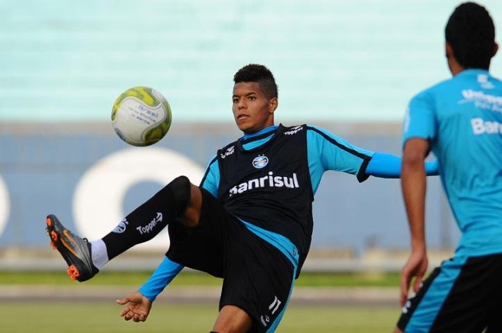 Leandro &eacute; um dos tr&ecirc;s jogadores da Dupla Gre-Nal convocados para o Pan