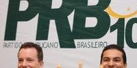 A pré-candidatura de Russomanno (à esquerda) foi anunciada pelo presidente do PRB, Marcos Pereira (à direita)