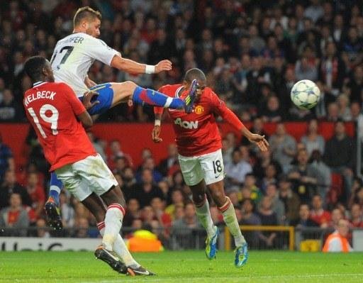Manchester United e Basel fizeram partida muito disputada em Old Trafford