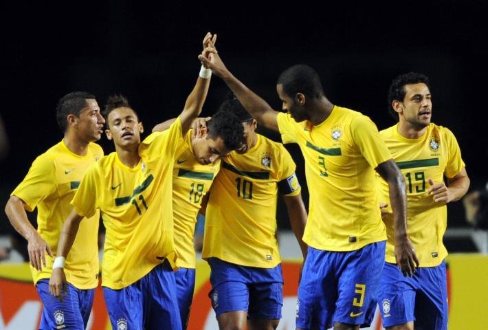 Sele&ccedil;&atilde;o comemora a vit&oacute;ria sobre a Argentina em Bel&eacute;m do Par&aacute;