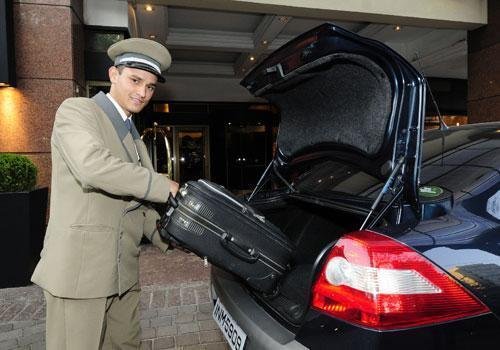 Eduardo Finamor estudou ingl&ecirc;s e fez carteira de motorista para atender bem e informar turistas
