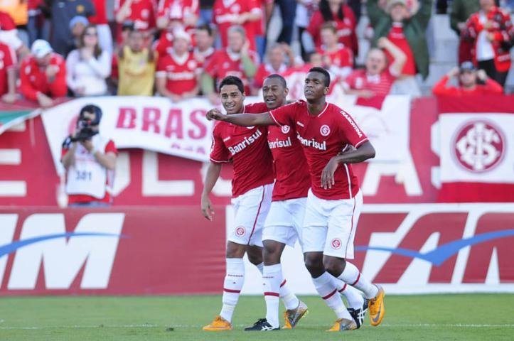 Inter faz jogo-chave contra o Atl&eacute;tico-PR e tenta se aproximar dos l&iacute;deres