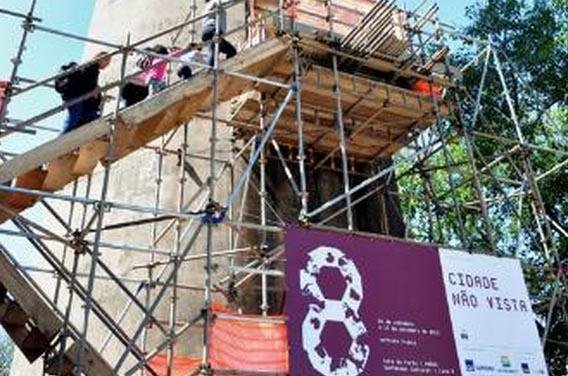 Obra de Oswaldo Ch&aacute; est&aacute; na chamin&eacute; da Usina