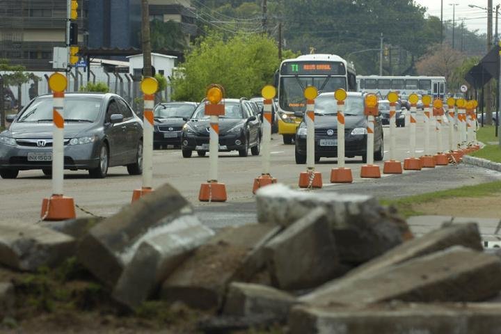 Iniciadas as obras para duplica&ccedil;&atilde;o da avenida Beira-Rio, na Capital