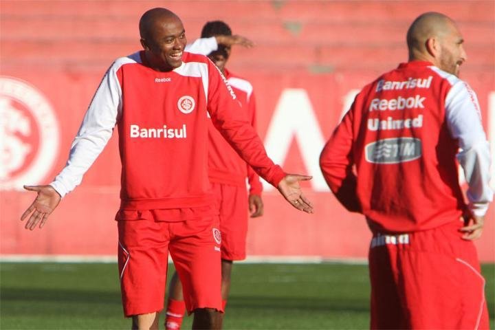 Kleber reconhece bobeira do Inter, mas avalia que time tem chances de brigar pela ponta