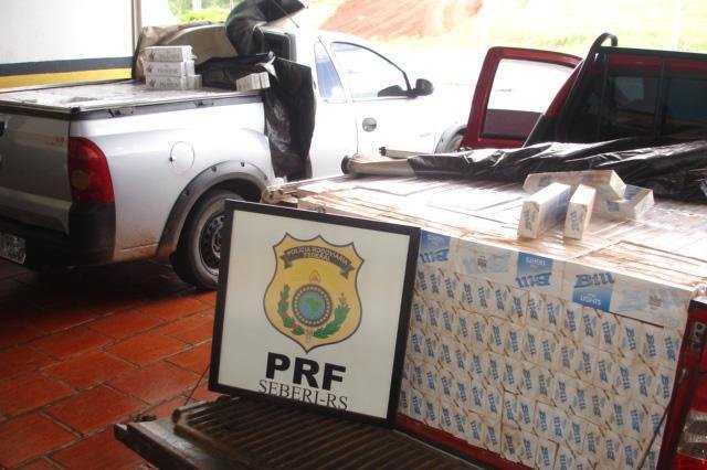 PRF apreende 30 mil ma&ccedil;os de cigarro em duas picapes no Alto Uruguai