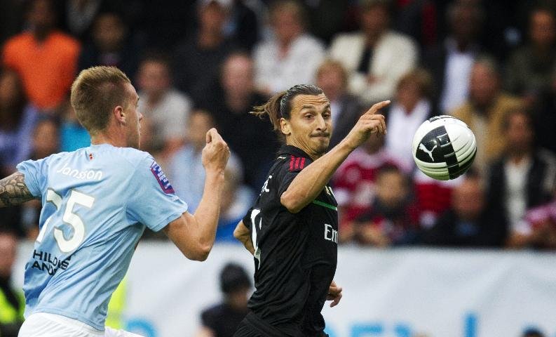 Empres&aacute;rio de Ibrahimovic descartou a aposentadoria precoce do jogador