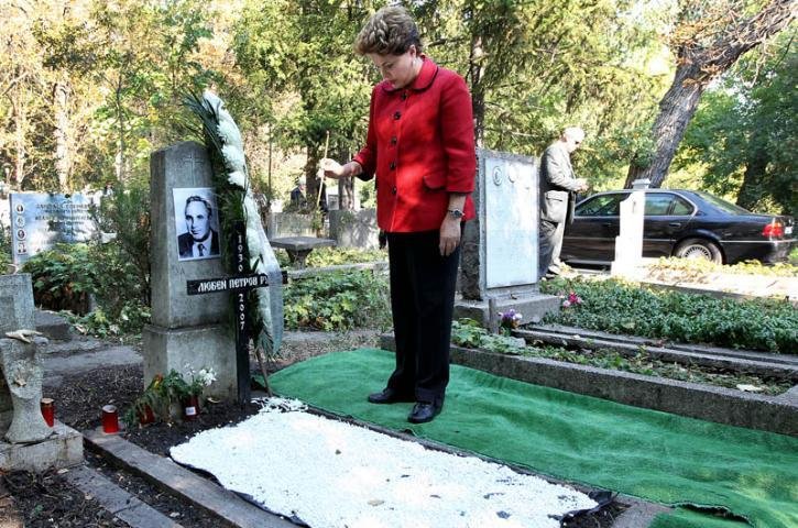 Dilma visitou t&uacute;mulo do irm&atilde;o que n&atilde;o conheceu